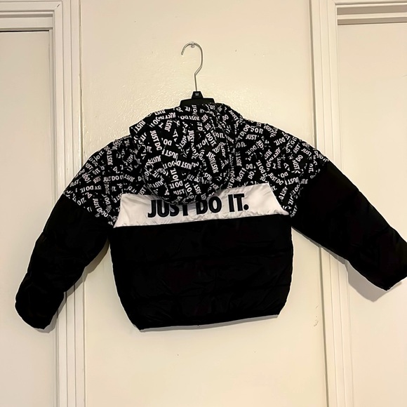 Nike boys puffer jacket size 8 medium in great condition - Picture 4 of 5